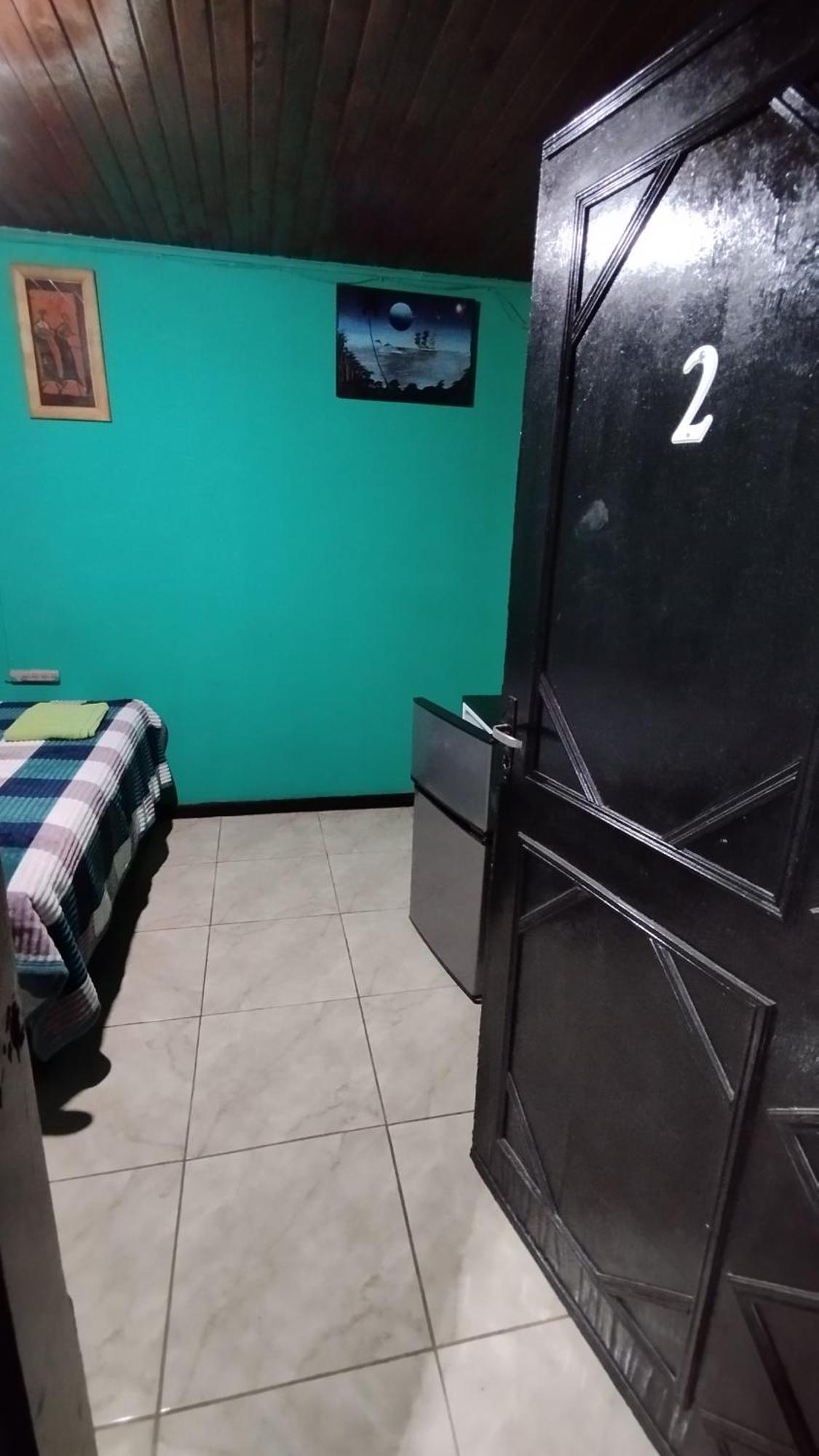 Отель Estanislao Lopez 127 Пуэрто-Игуасу Экстерьер фото